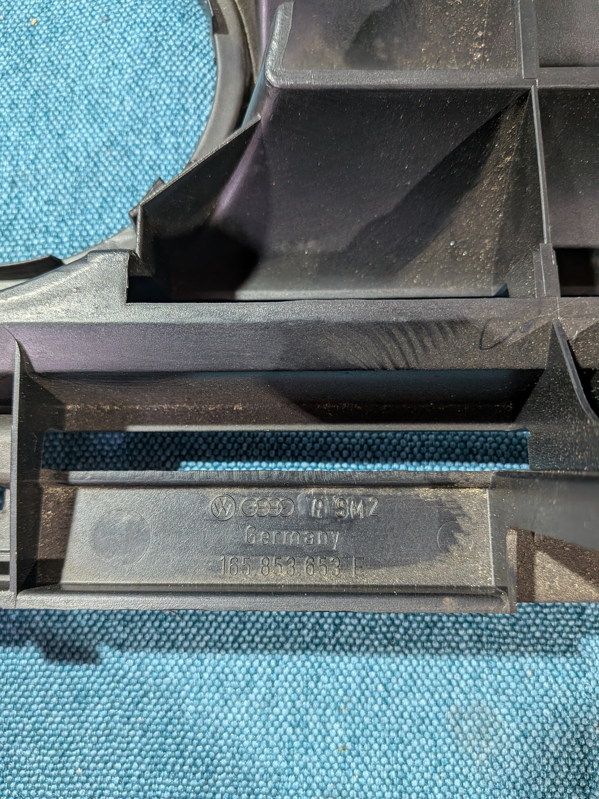 Kühlergrill 5 Rippen Jetta/2 165853653E NOS B20