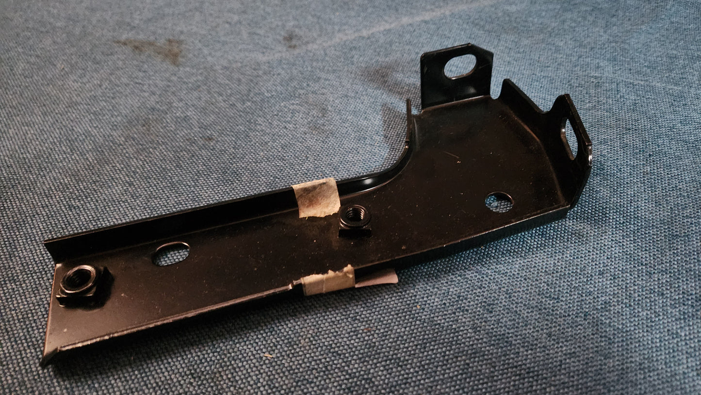 Passat B2 32B Bumper Bracket Rear Right 321807331c Nos A3