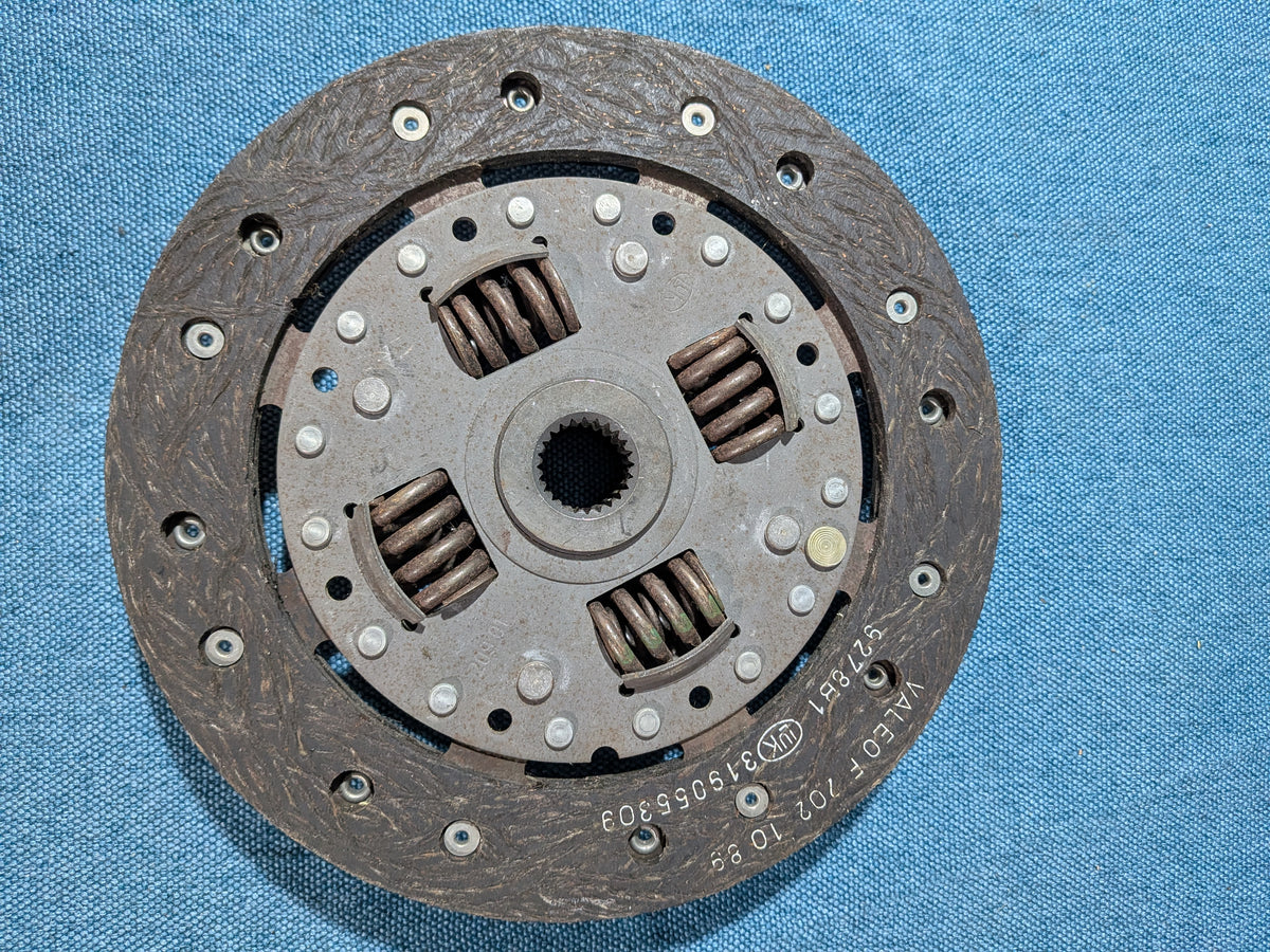Clutch Disc Caddy 2 9KV/Golf/Jetta/1/2/Passat/B1/B2/B3/Santana/Scirocco/1/2/Audi 80/90/B1/B2 056141033R NOS H9