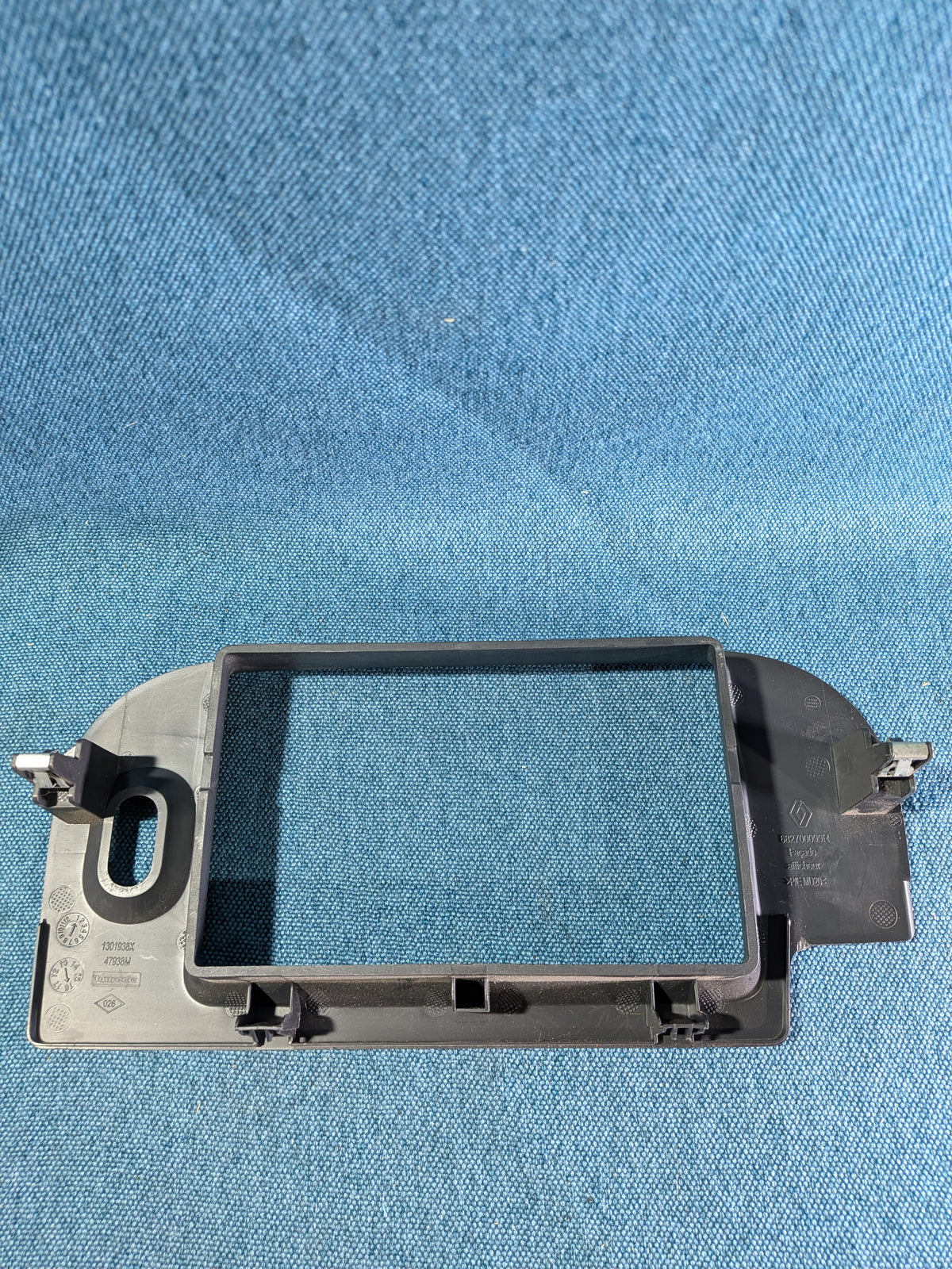 Renault Kangoo Screen Cover 1301938X Used C7