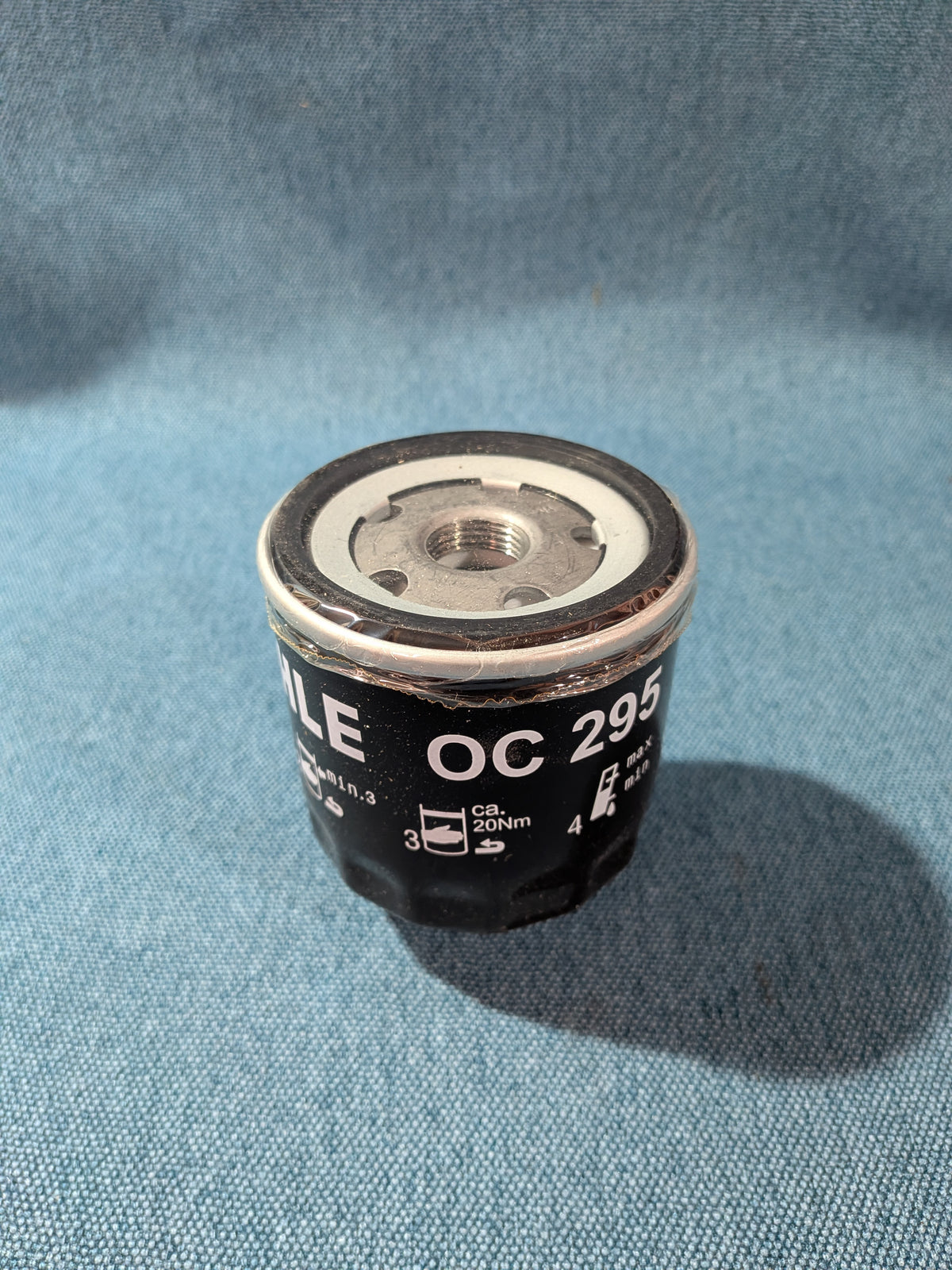 Oil filter Mahle OC 295 Golf/3/4/5/Vento/Bora/Caddy/2 9KV/3/Fox/Lupo/New Beetle/Polo/6N/9N/Audi A2 030115561E NOS/New A26