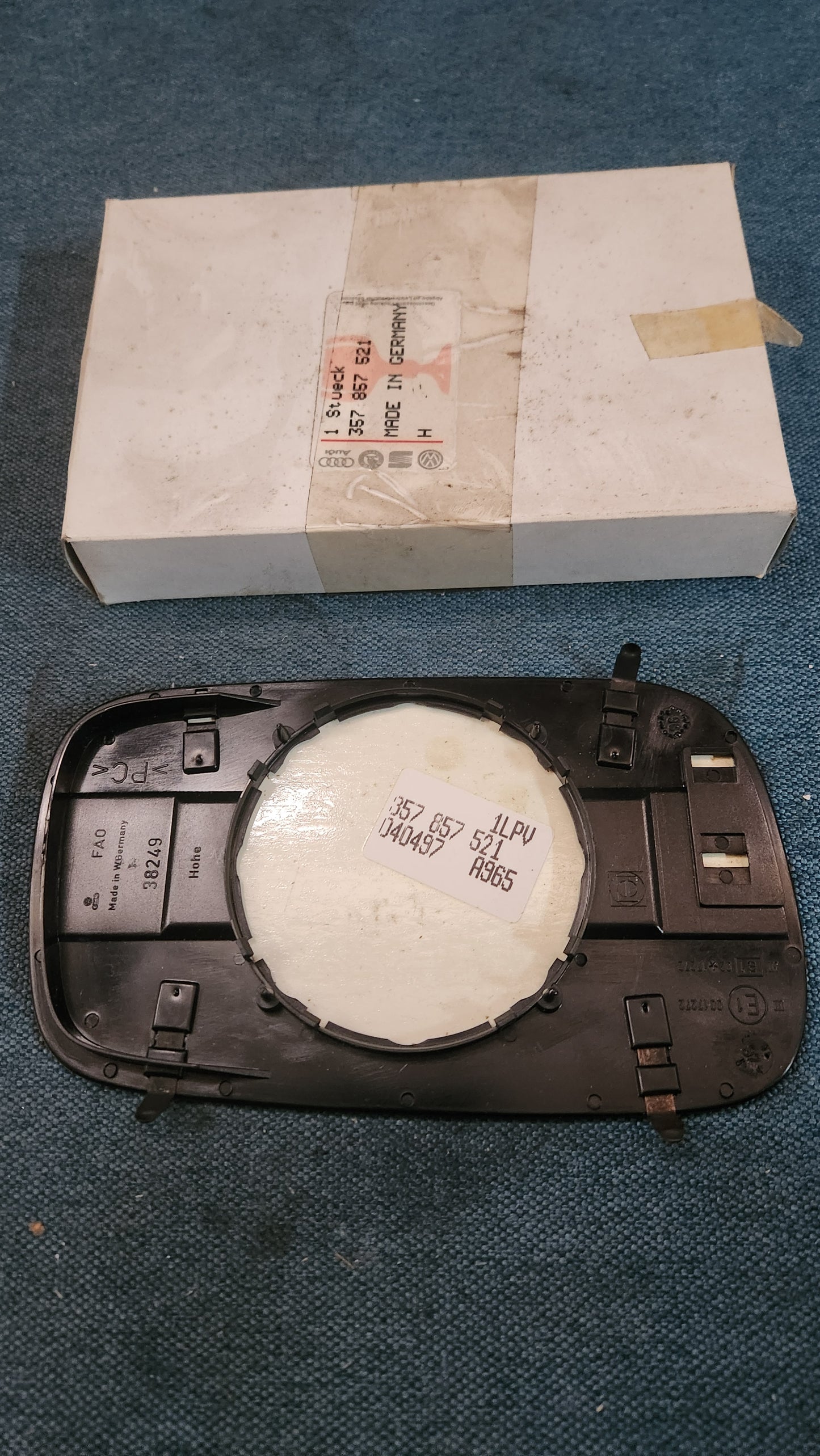 Passat 35I B3/B4 mirror glass left 357857522 Nos F8