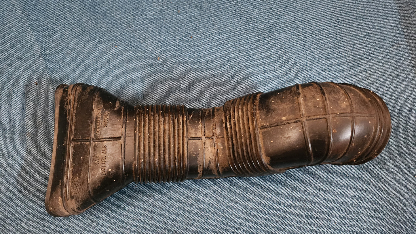 Ansaugschlauch AAZ Passat B3 357129628 Nos N2