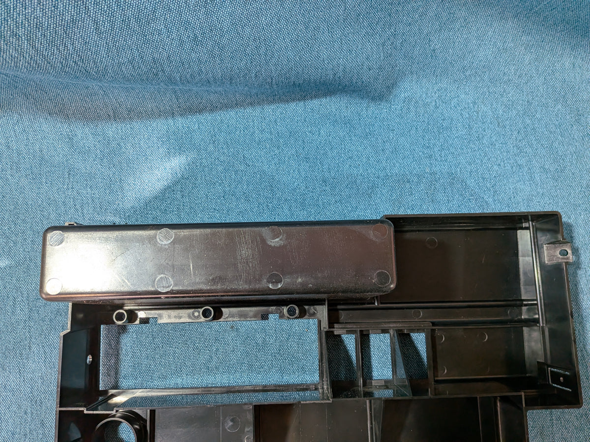 Einbaurahmen Mittelkonsole Armaturenbrett T4 Bus 701858089A NOS C10