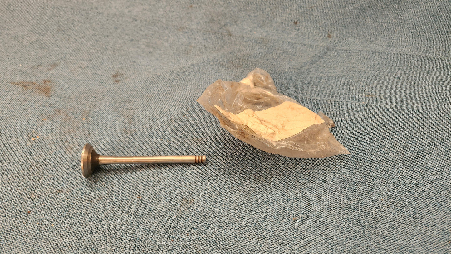 Einlassventil Golf 1 GTI Schirocco 1 2 Passat B1 NOS 049109601A A3