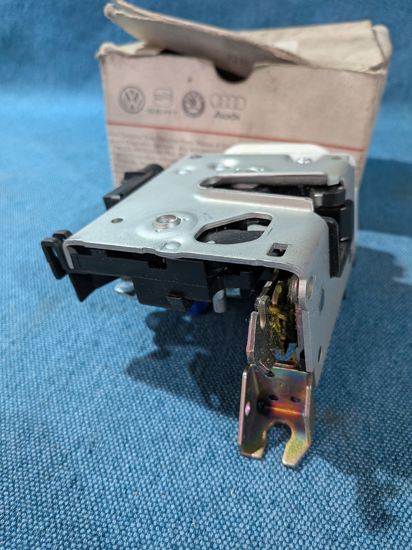 Türschloss Links Audi A3 8L 8L1837015 NOS F8