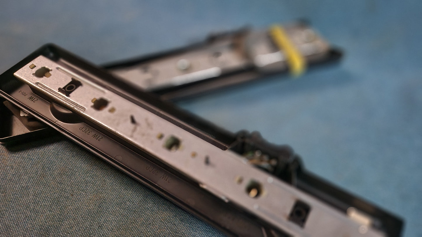 Rücklicht Lampenträger Mercedes W123 22064 Gebraucht A3