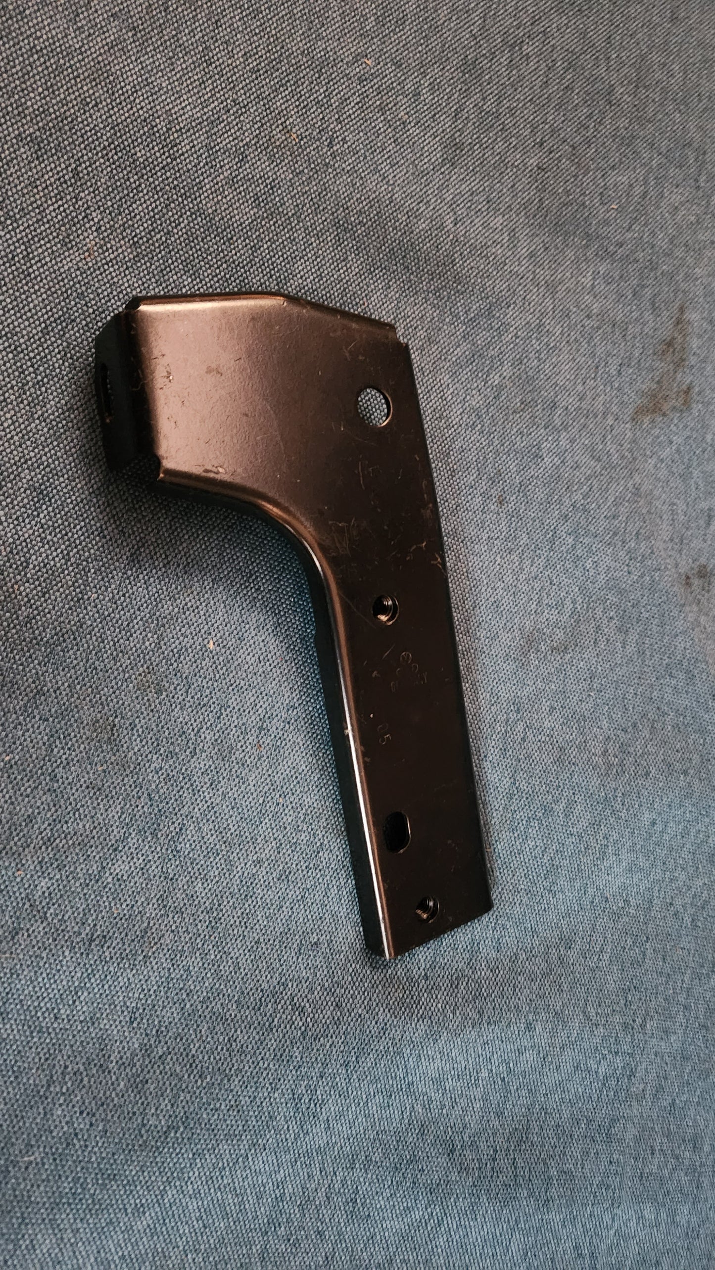 Passat 32B B2 Santan Stoßstangen Halter Links 321807331c Nos A3