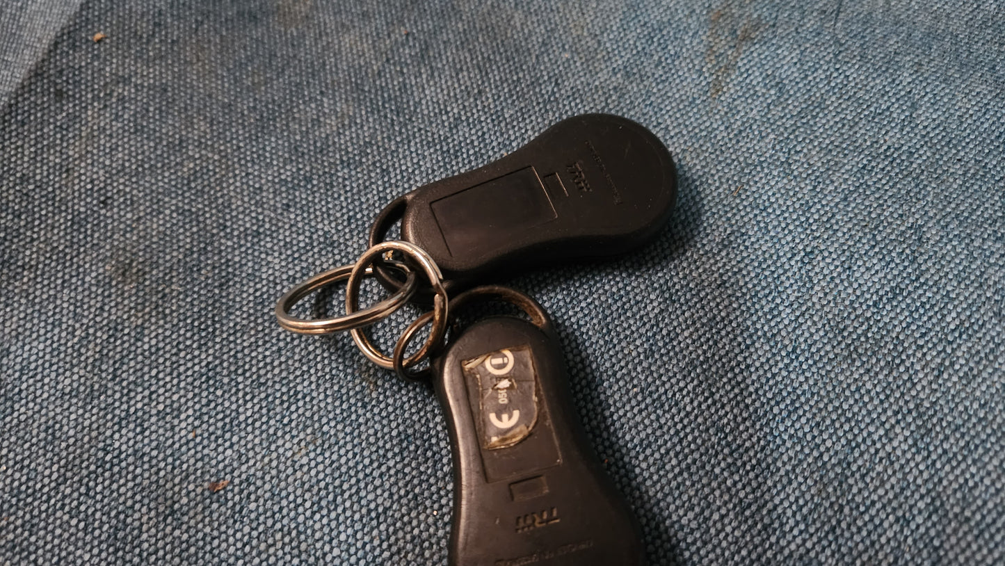 2x Jeep Grand Cherokee Transmitor Schlüssel Keyless Go 56036862AC Gebraucht B2