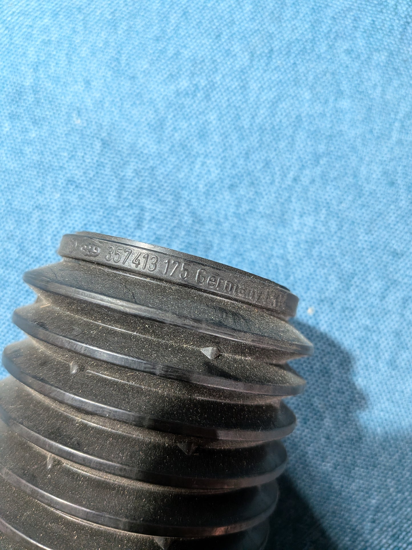 Faltenbalg Satz Stoßsdämpfer Golf3/4/Passat3B/BG/A3/A4B5/Corrado/Vento/Polo6N 357413175 Nos A9