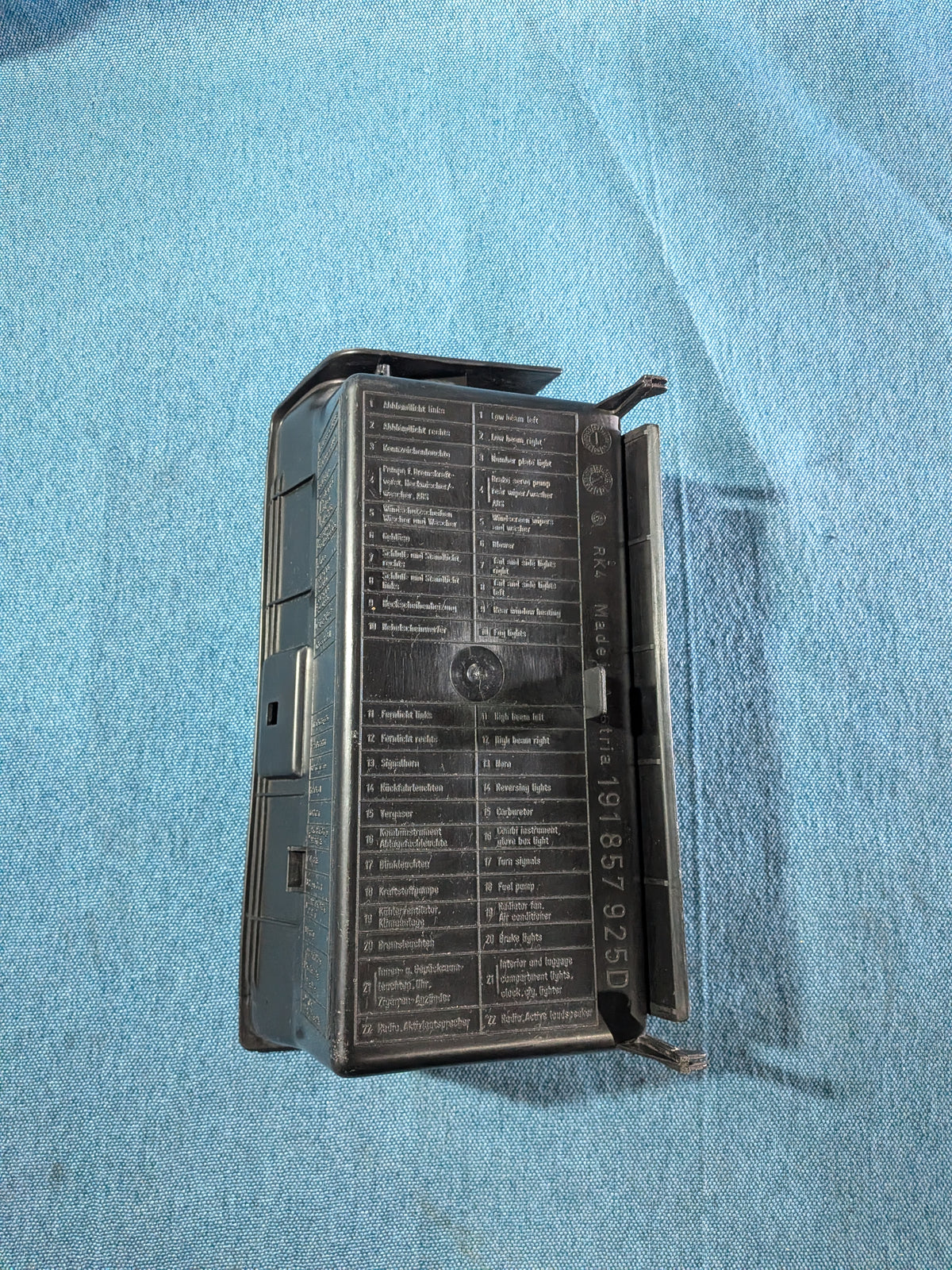 Ablagefach Sicherungskasten Golf/Jetta/2 191857925D NOS C10