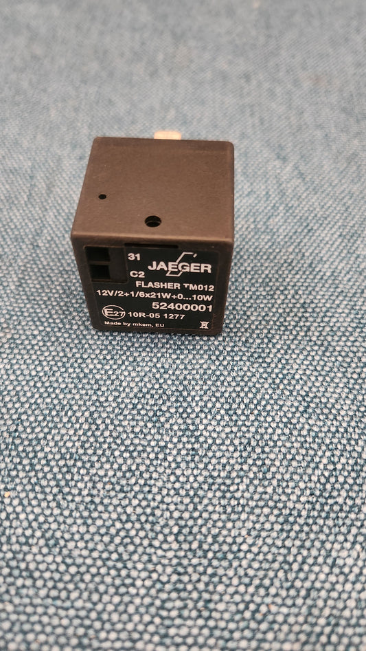 Flasher Relay Golf/Jetta/1/2/3/Vento/Beetle/Polo/86C/6N/Derby/K70/Type 4/Passat/B1/B2/B3/B4/Scirocco/1/2/Corrado/Iltis/T2/T3/T4 Bus/LT1/2/Caddy 14D/Audi 50/80/90/B1/B2/B3/B4/100/200/A6/C2/C3/C4/C5/A8 D2 52400001 New Old Stock/New M9