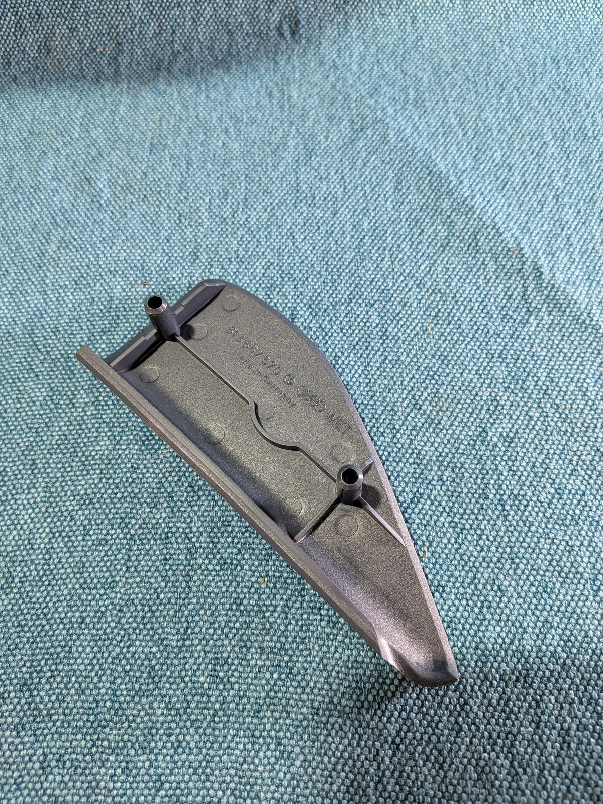 Dørrammebeklædning bagerst til højre blå Audi/80/90/B2 Type 81/85 813857570 NOS B17