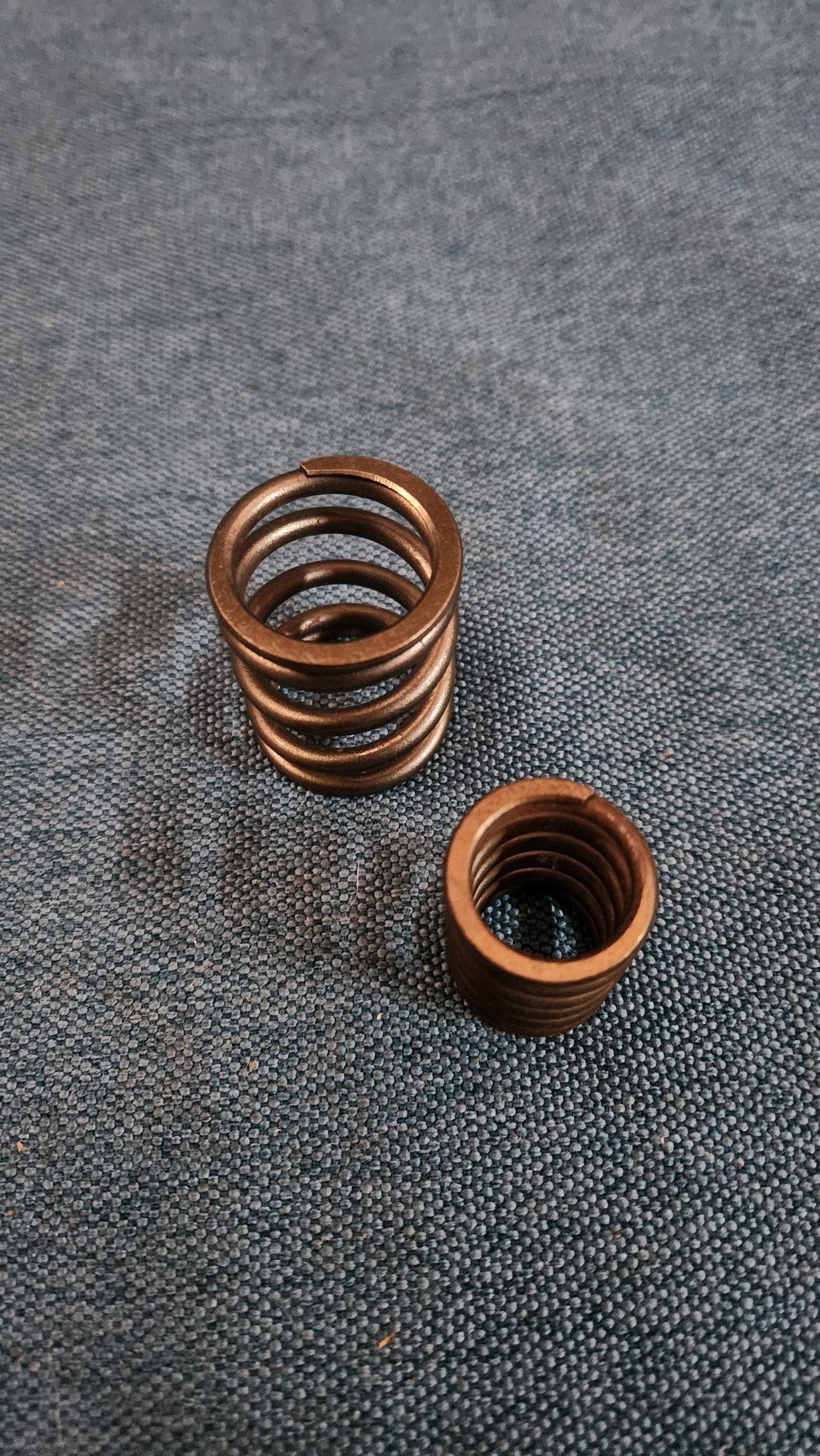 Valve spring set Porsche 911 90110590100 Nos L5