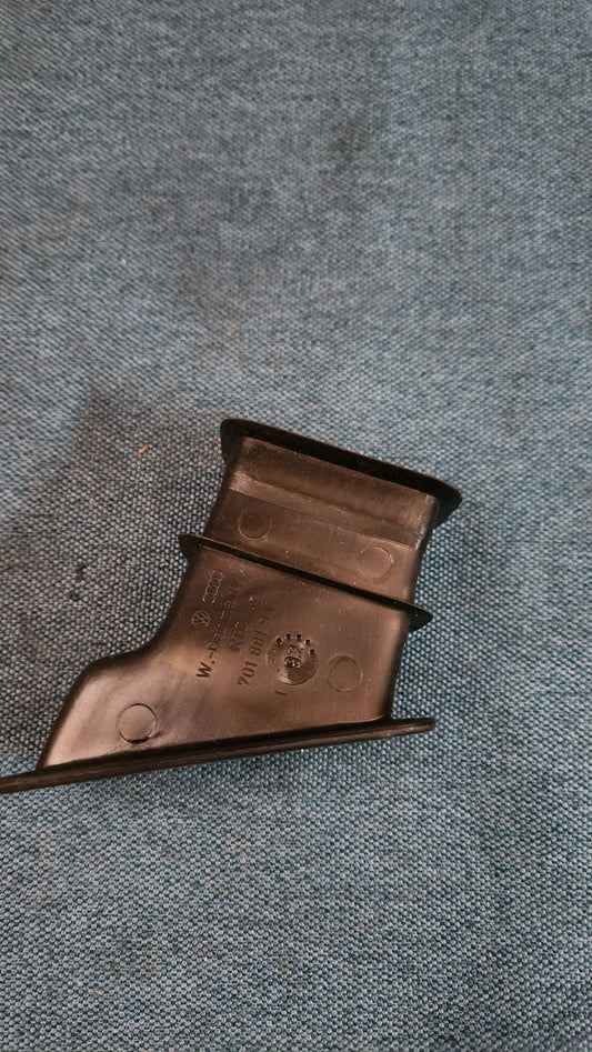T4 Cover/Grommet 701881947 Nos H9/L3