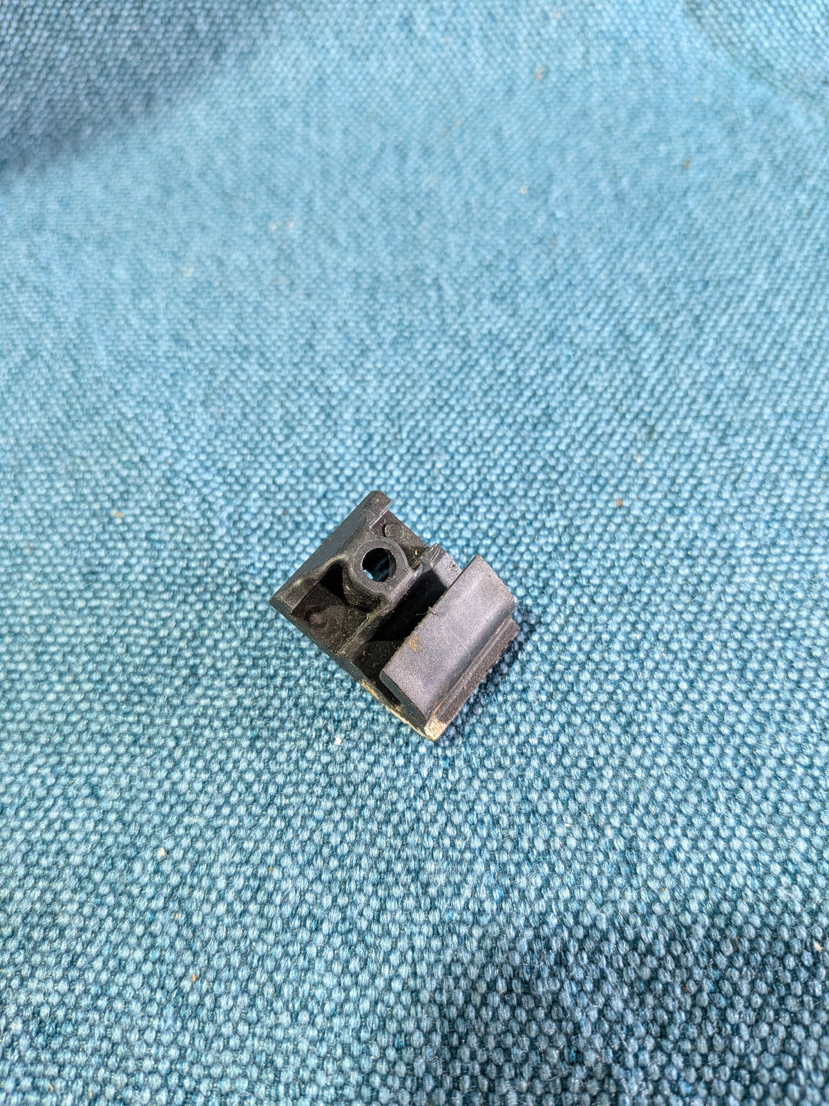 Halteclip fir Dierverkleedung Polo 86C/Derby 867867143 gebraucht B7