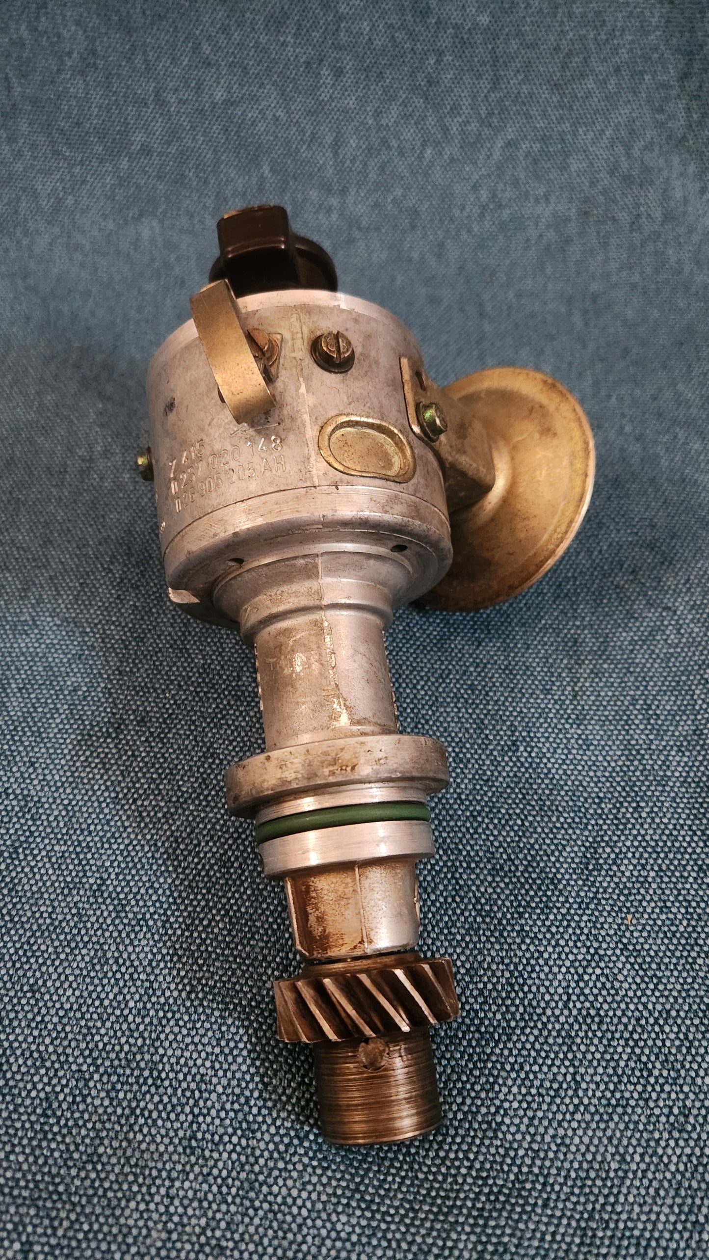 Zündverteiler Audi 80/90/Typ 81/85/100/Typ 43/B2/C3/Scirocco 2/Golf/Jetta 2 1,6L/1,8L  026905205AH Gebraucht F1