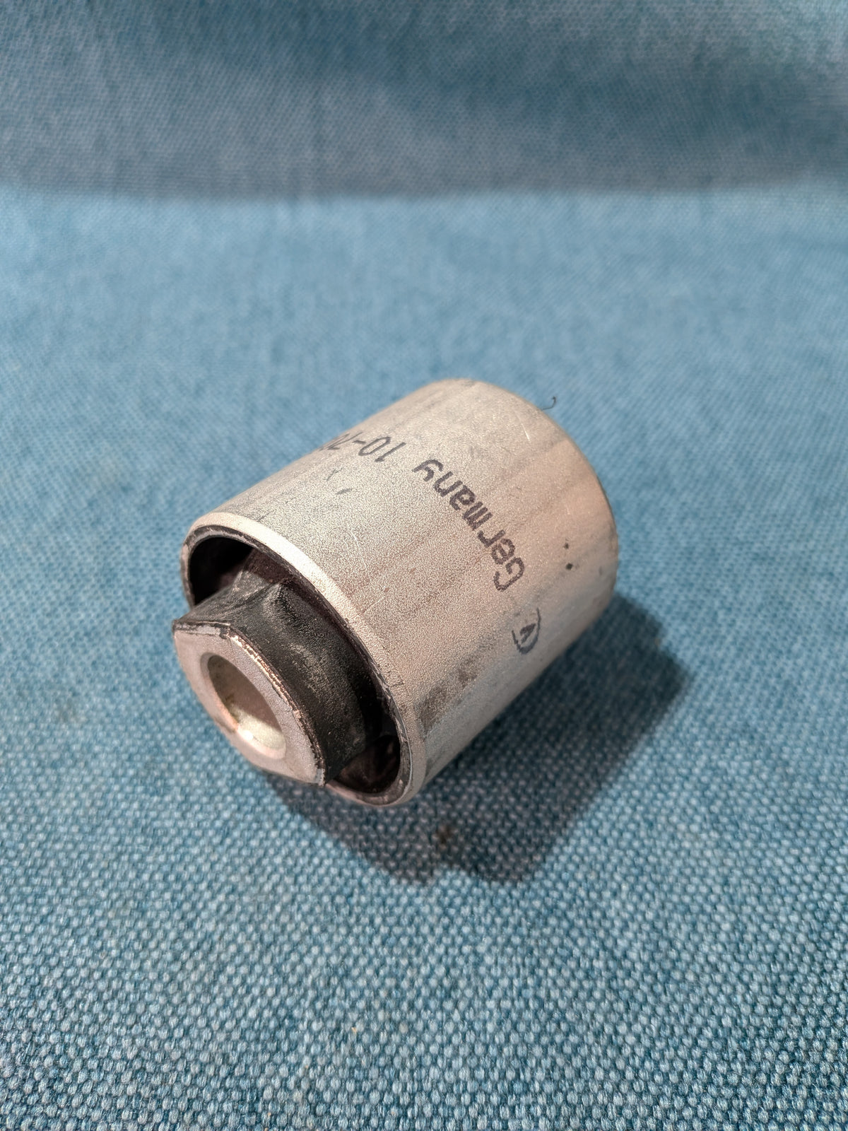 Querlenkerlager Vaico  V10-7084 T4 Bus  7D0407140A NOS/Neu C10