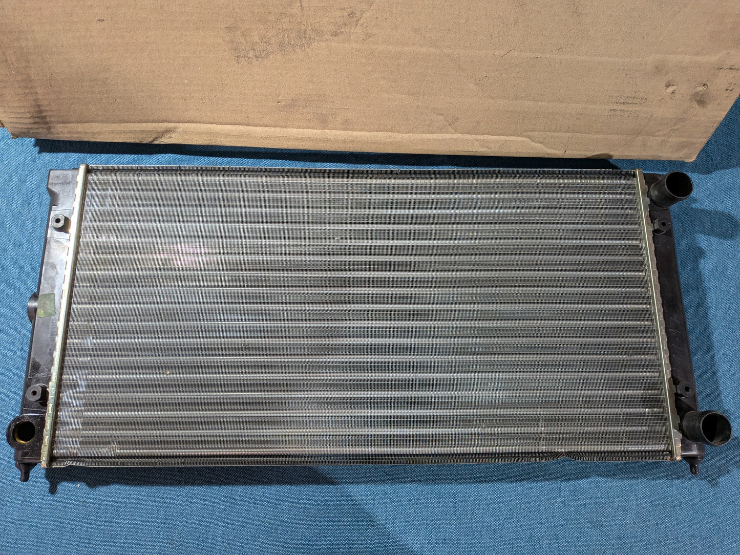 Wasserkühler Caddy14D/Golf/Jetta/1/2/3/Vento/Passat/B2/B3/B4/Santana/Scirocco/1/2/Audi 80 B1 321121253K NOS/Neu B9