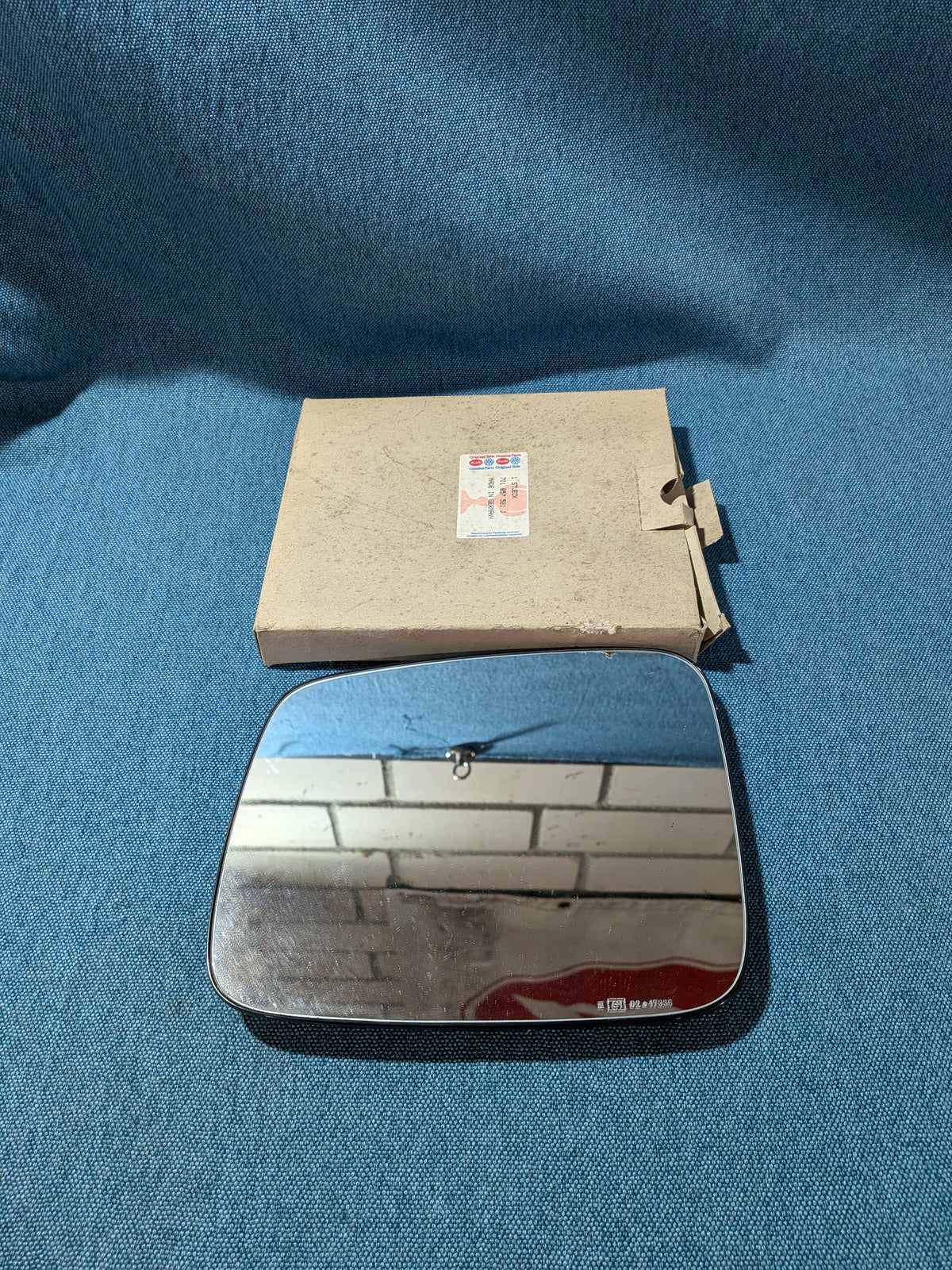 Peilin lasi vasen T4-bussi 701857521J NOS D10