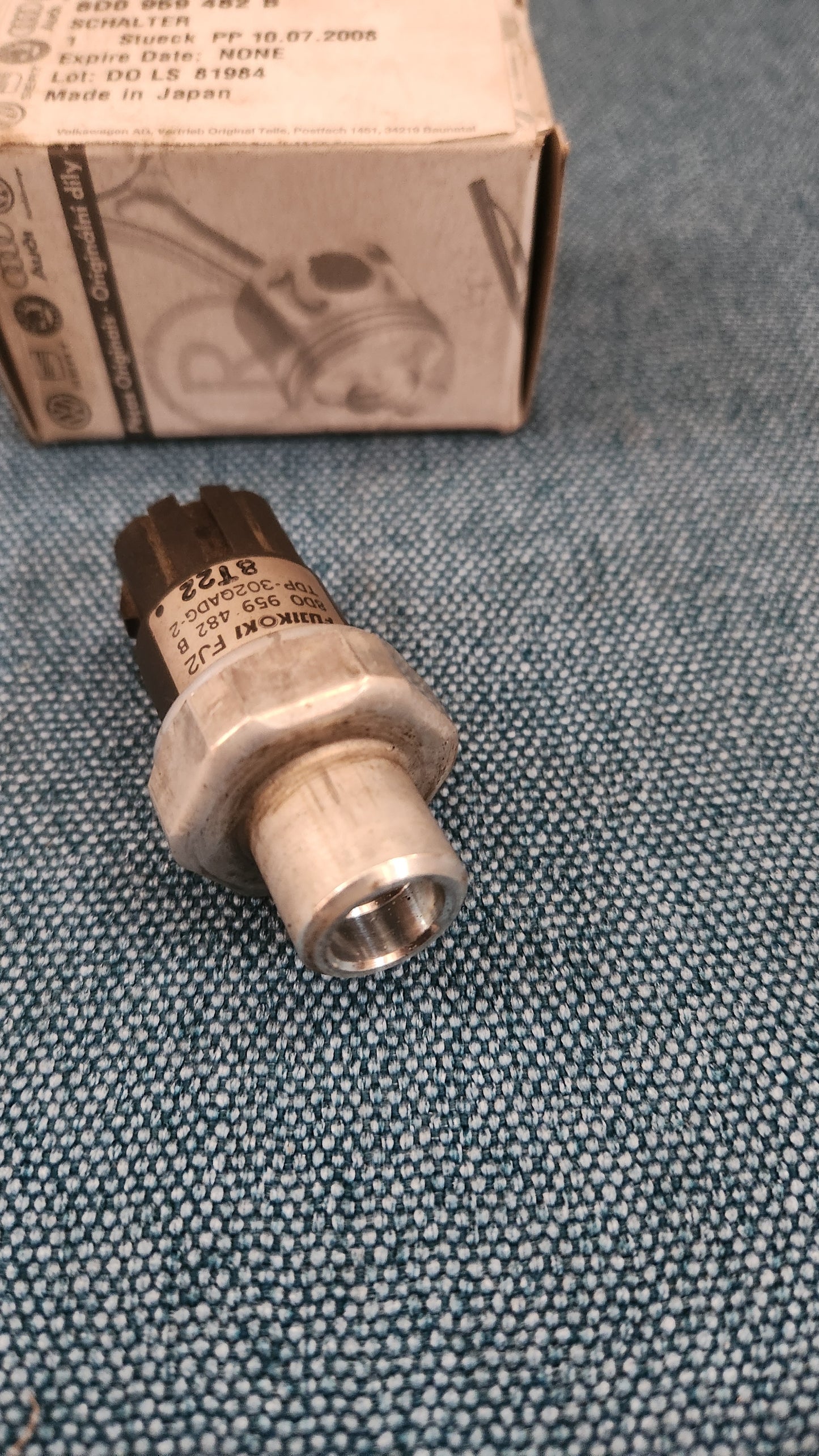 Pressure switch air conditioning Passat 3B/BG/3B6/Audi A4 B5/A6 C5/A8 4D2 8D0959482B Used M6