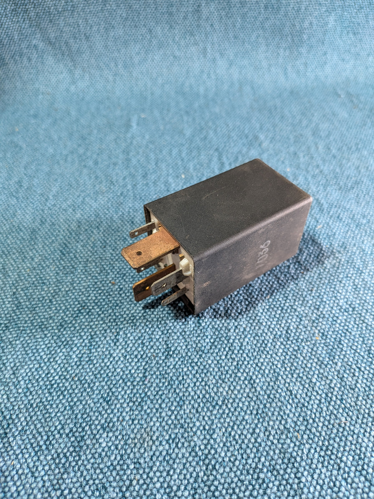 Glow Plug Relay 102 Golf/Jetta/2/T4 Bus 191911261C Used B8