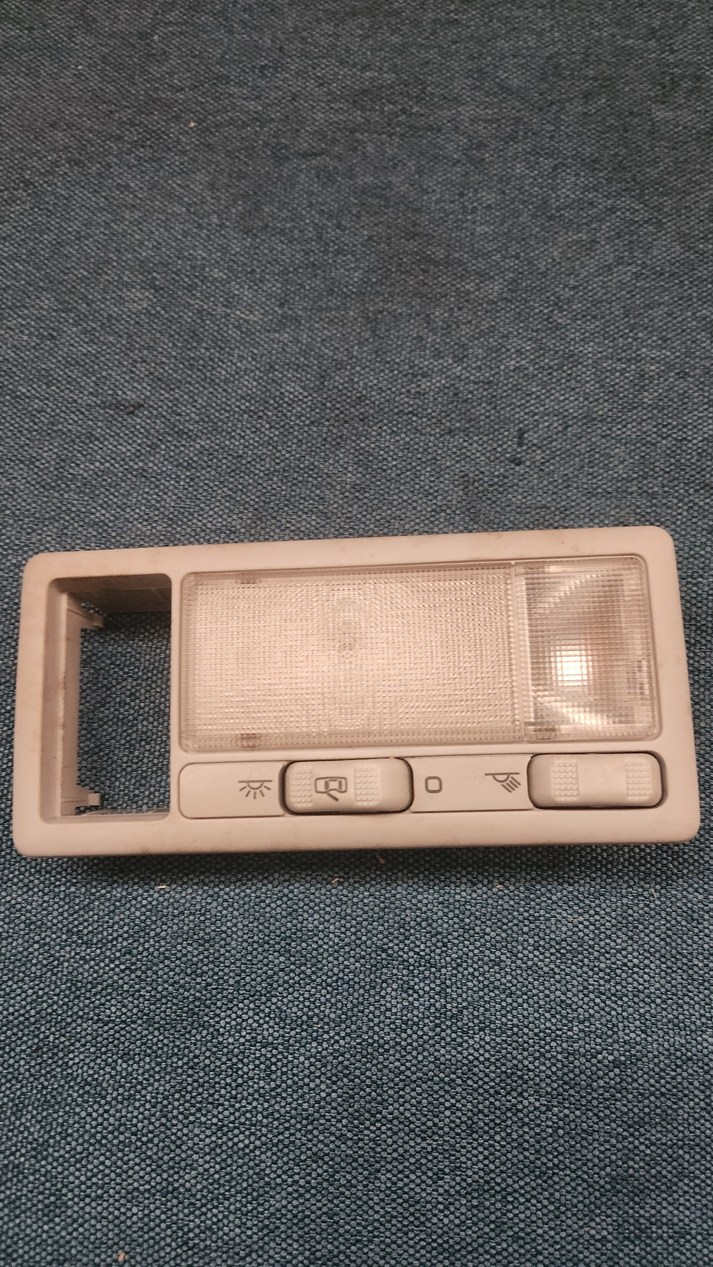 Inenraumleuchte Golf3/Vento/T4/PassatB4 1H0947105 Nos E5