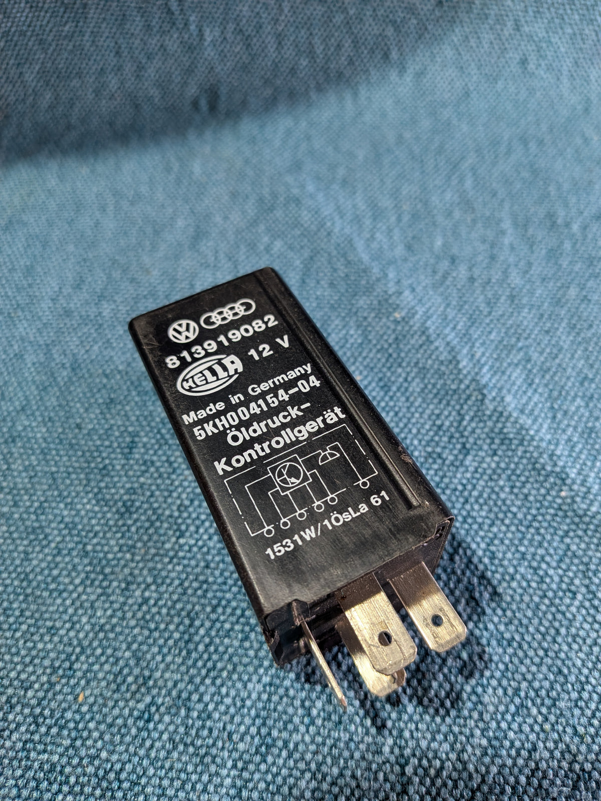 Relais 2 Öldruck Kontrolle Audi/80/90/B2/B3/100/200/C3 813919082A Gebraucht B16