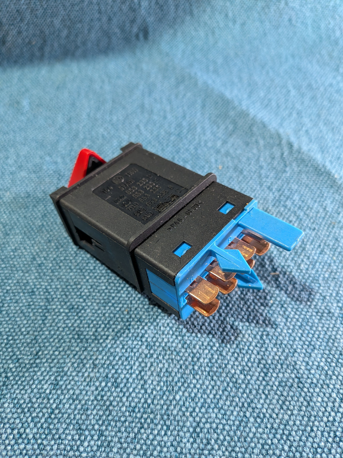 Warnblinklichtschalter Lupo/Polo 6N/T4 Bus 6N0953235B Gebraucht B19