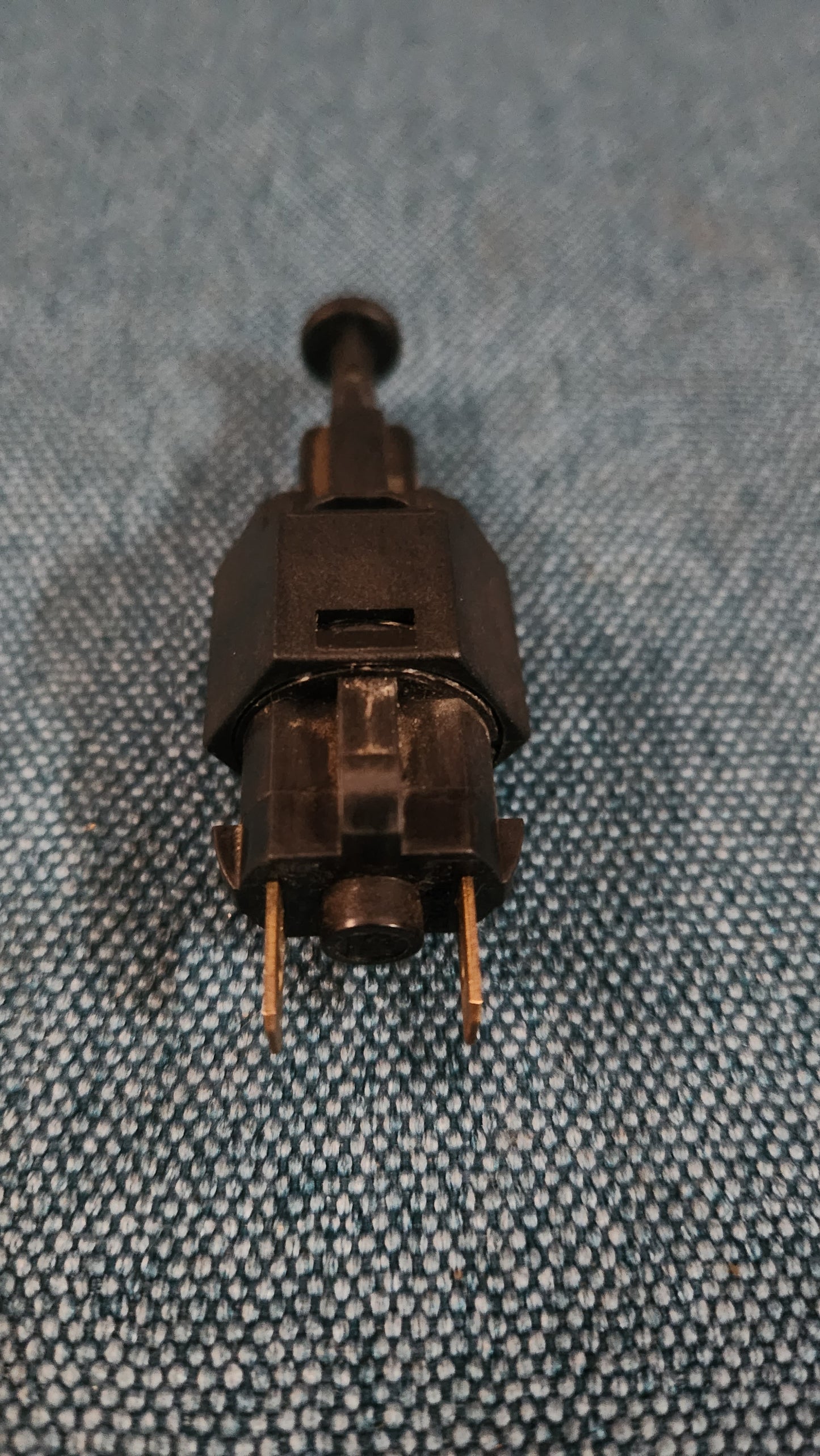 Brake Light Switch Astra F/G/Kadett D/E/Calibra A/Frontera A/Vectra A/B/Zafira 90196375 Nos M8