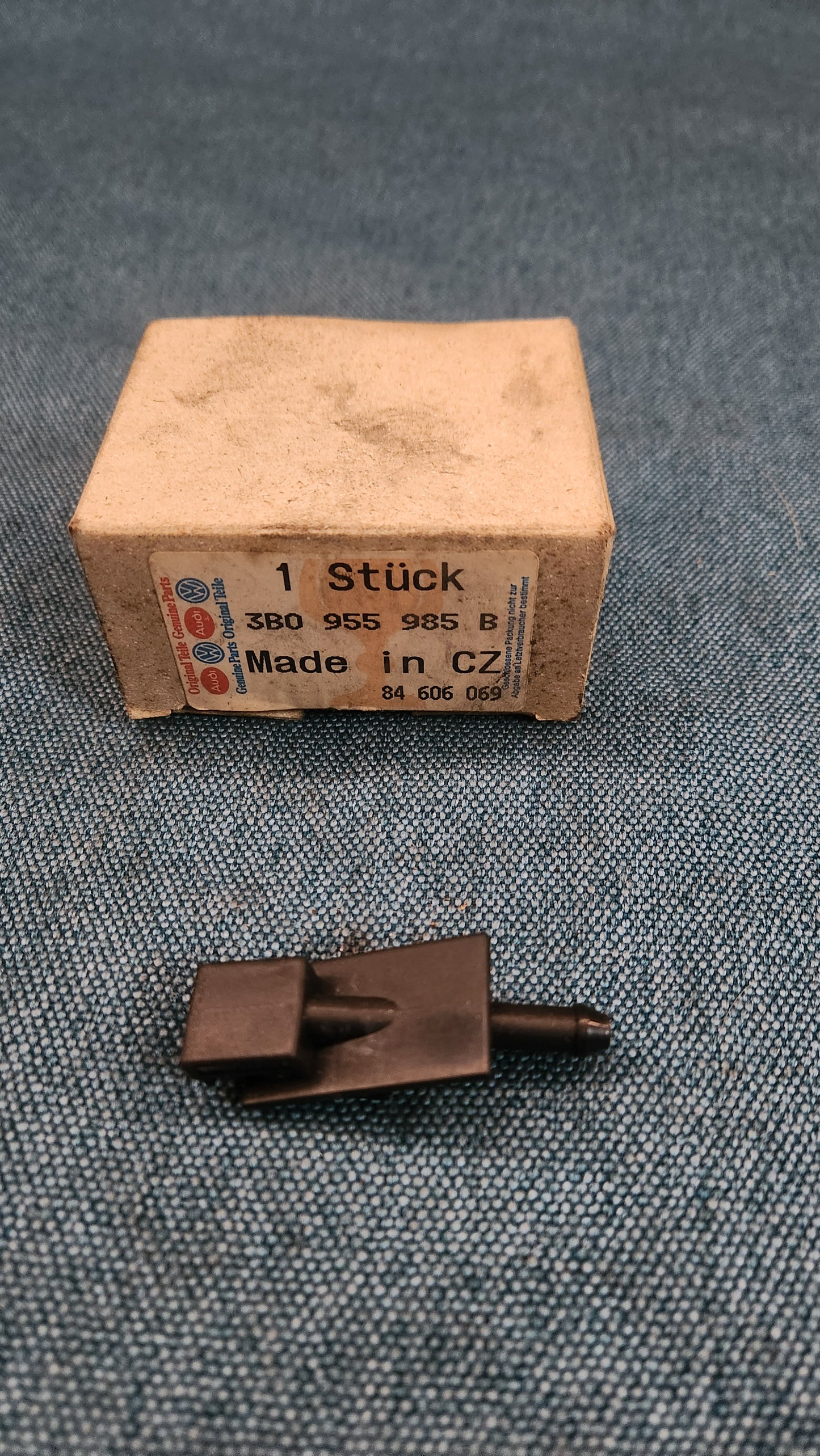 Wischwasser/Spritzwasserdüse Passat3B/BG/Golf4/Bora/T4/Polo6N 3B0955985B Nos H1