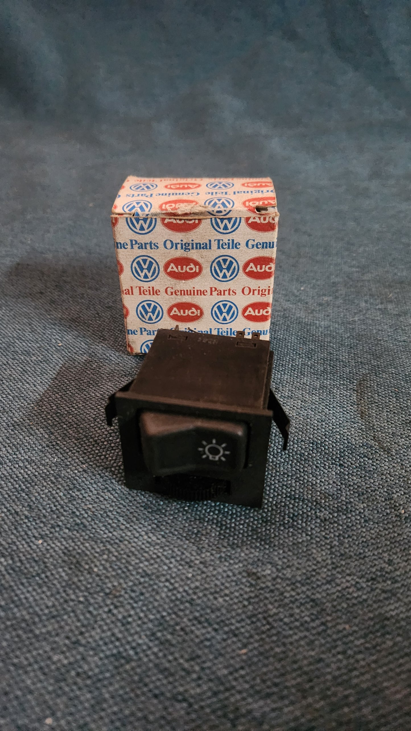 Lichtschalter LT1/Polo 86C/Scirocco 2/Caddy14D/Derby/Golf 1 323941531E Nos F9