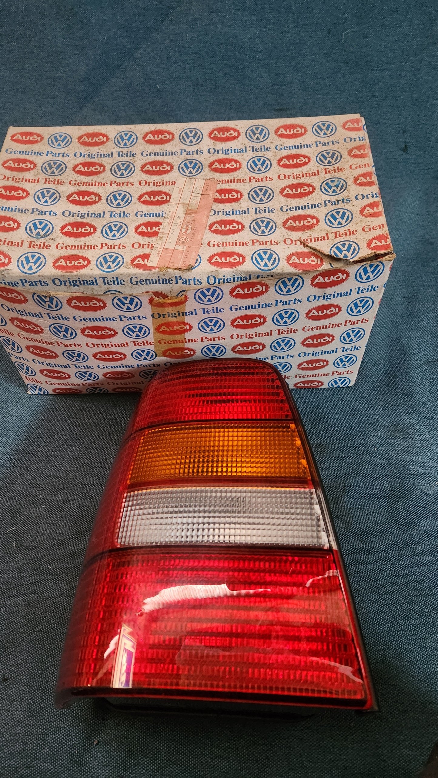 Golf 3 Kombi Rückleuchte 1H9945112 Nos G3