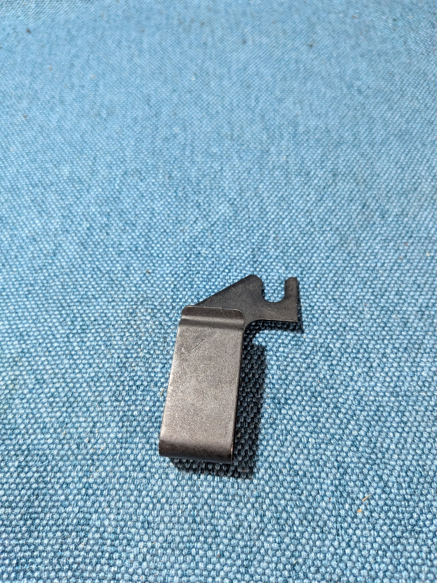 Retaining clip Audi 80 B4/100/A6 C4 053905478A NOS A14