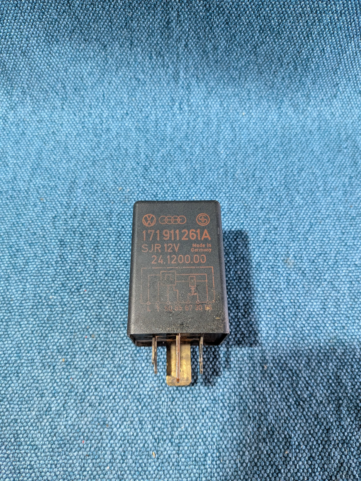 Vorglührelais 60 Golf/Jetta/1/2/T3/T4 Bus/Caddy14D/LT1/PassatB2/Audi80/90/B2/B3/100/C2/C3 171911261A Gebraucht E12