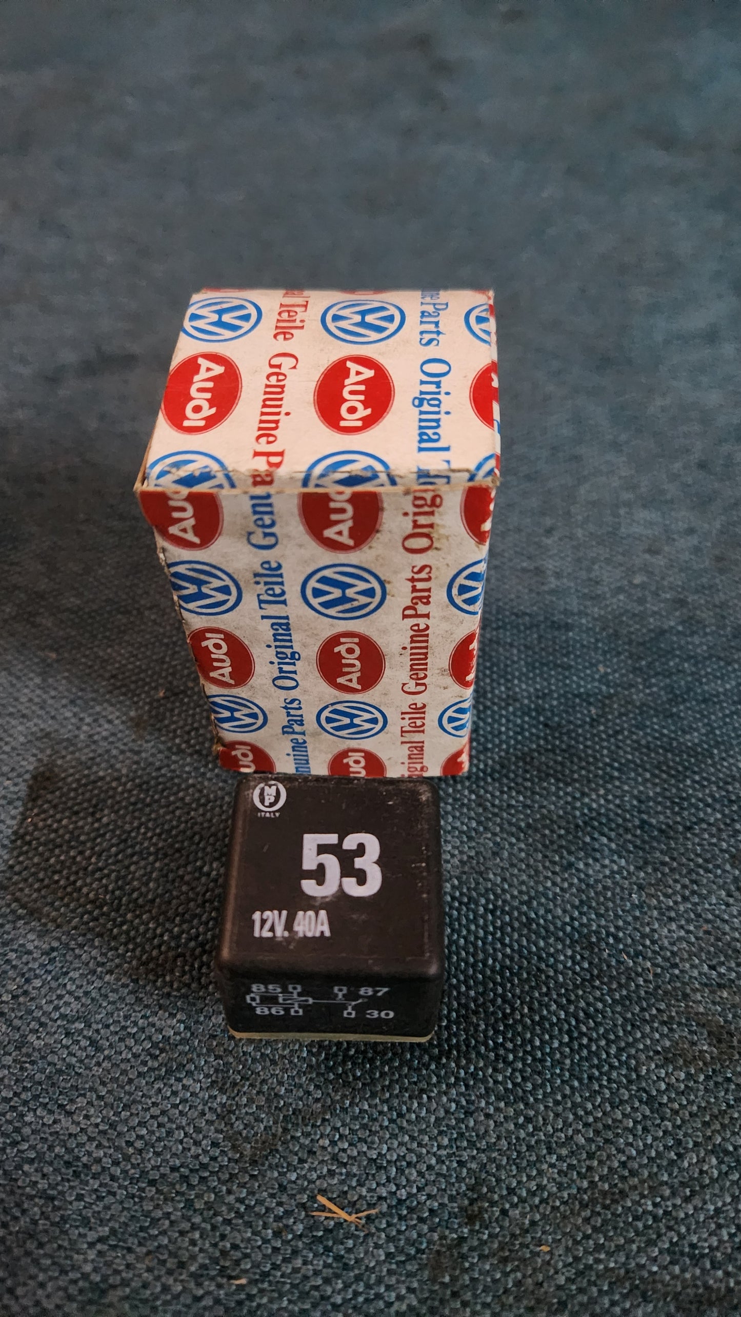 Vw/Audi Relais Golf 3/4/Vento/Passat3B/BG/B3/B4 A4B5/A6/C4/C5/C6/Audi80/B3/B4 141951253B Nos F9