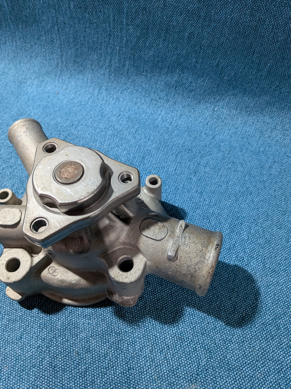 Water pump 4 cylinder 1.8/1.9L Audi 100 C1 059121013 Used F4