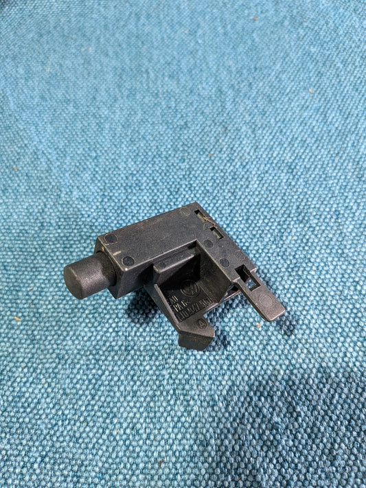 Parking brake switch Golf 4/Bora 1J0947561 NOS S6