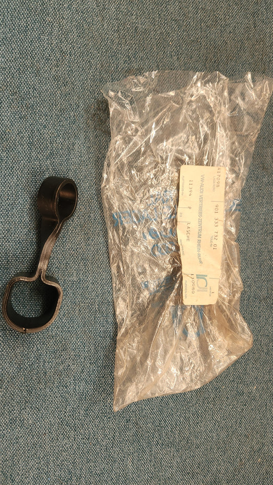 Rear stabilizer bar mounting tab for Porsche 911/912 90133373201 Nos J3