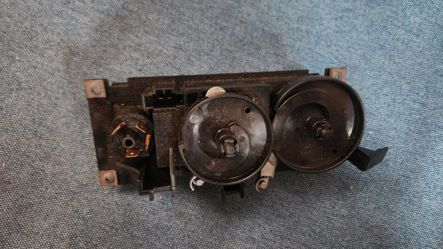 Polo 86c blower regulator, climate control regulator, heating/ventilation 867819045A NOS A3