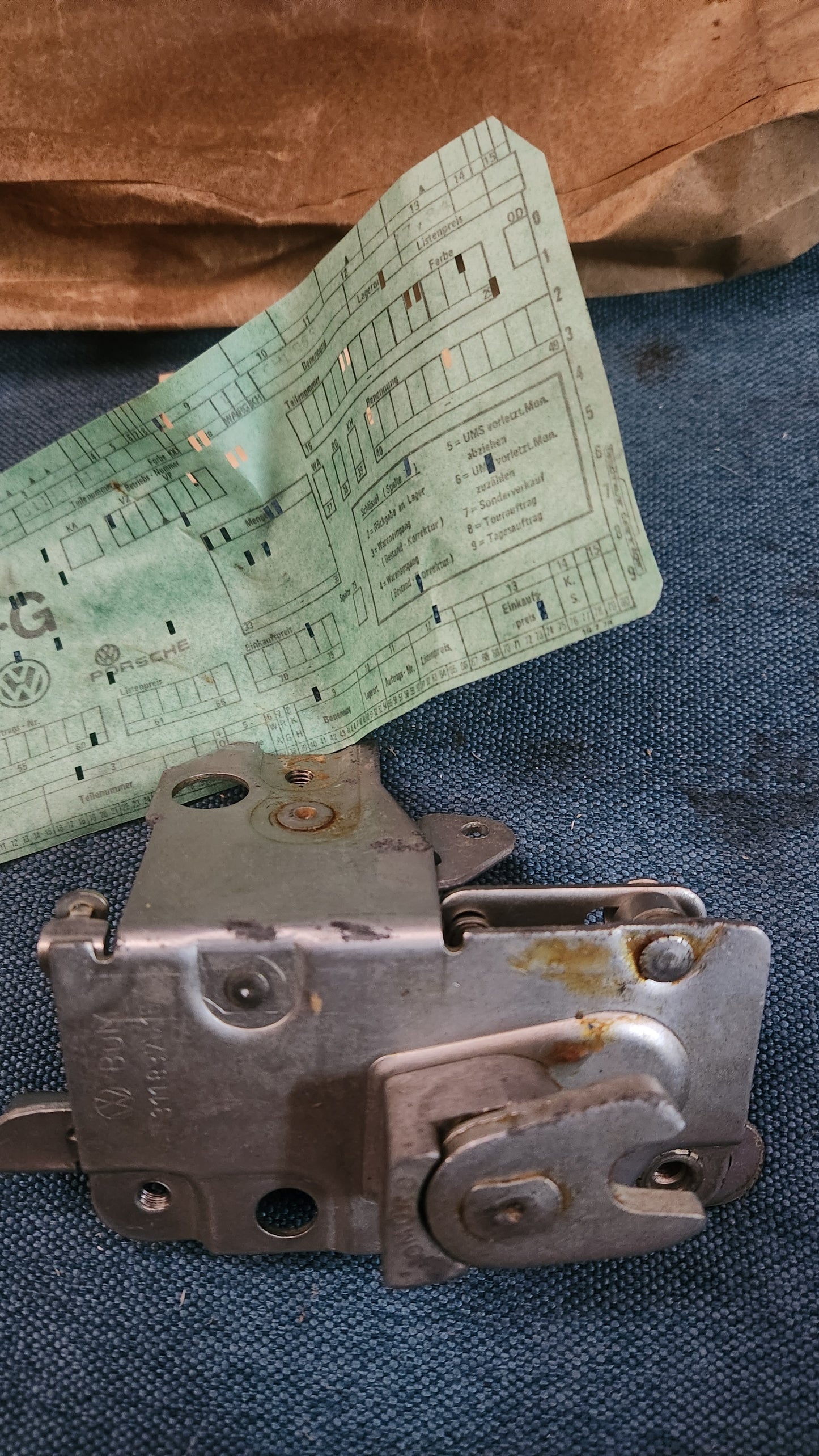 Schloss Typ3/4 T1 T2  Karmann Ghia 311837015 Nos S4