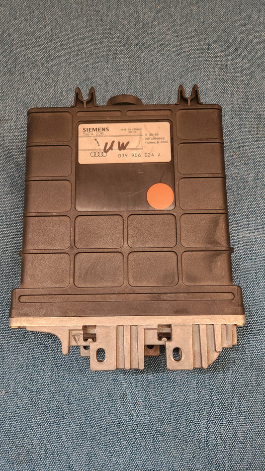 Motorsteuergerät Audi 80 B4/Typ 89/Coupe/100/C4 2.0L ABK 039906024A Nos M4