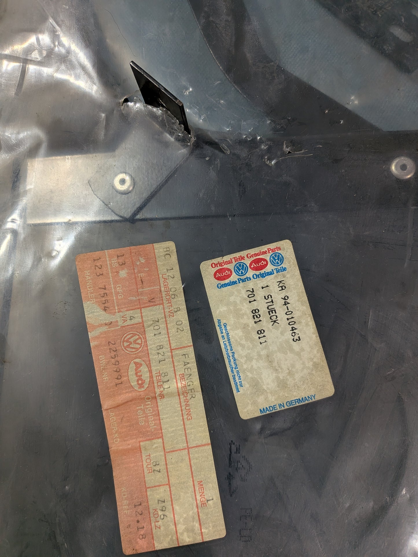 Schmutzfänger mit Anbau Material T4 Bus Hinten Links 701821811 NOS G2