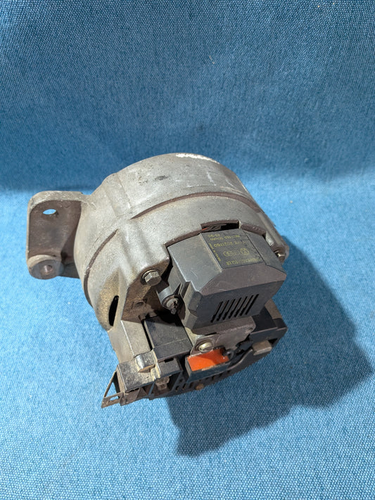 Alternator Passat/B1/B2/Golf/Jetta/Scirocco/1/2/Caddy14D/LT1/T3 Bus/Audi 80/90/B2/100/200/C2/C3 036903023T Used A17