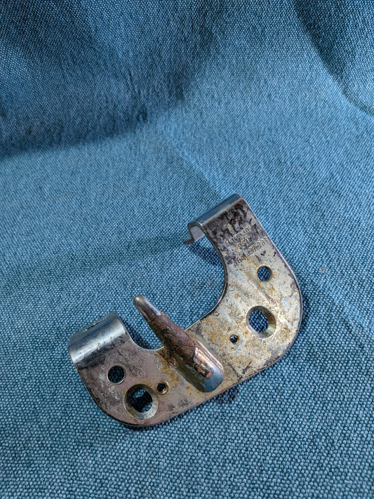 Fangbolzen Chrom links Audi 80 Cabrio B4 8G0837281 Gebraucht B4