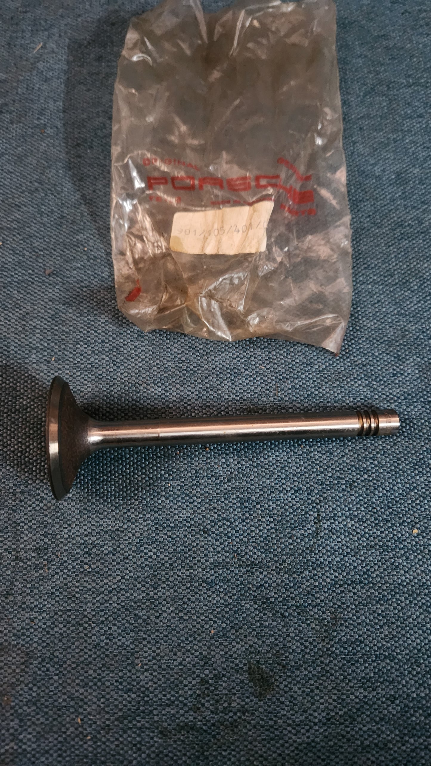 Porsche 911 Einlassventil 90110540104 Nos E7