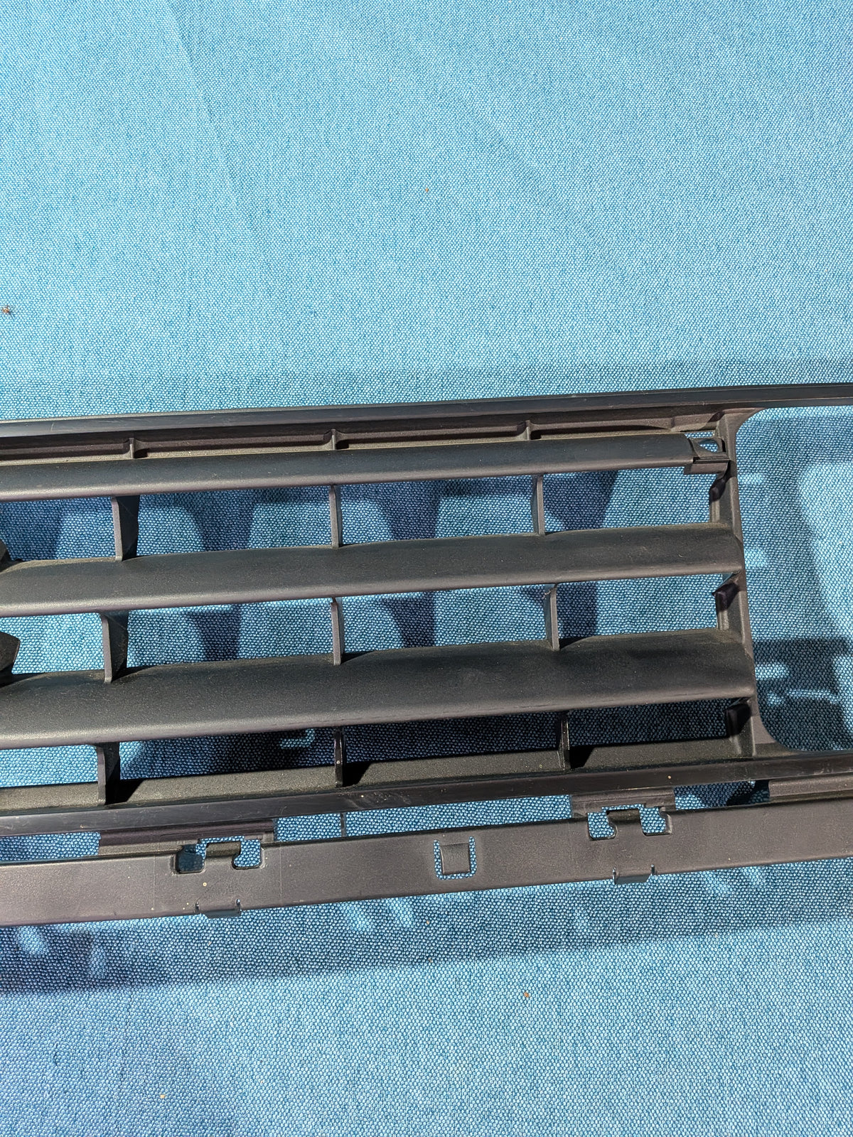 Kühlergrill 5 Rippen Jetta/2 165853653E NOS B20