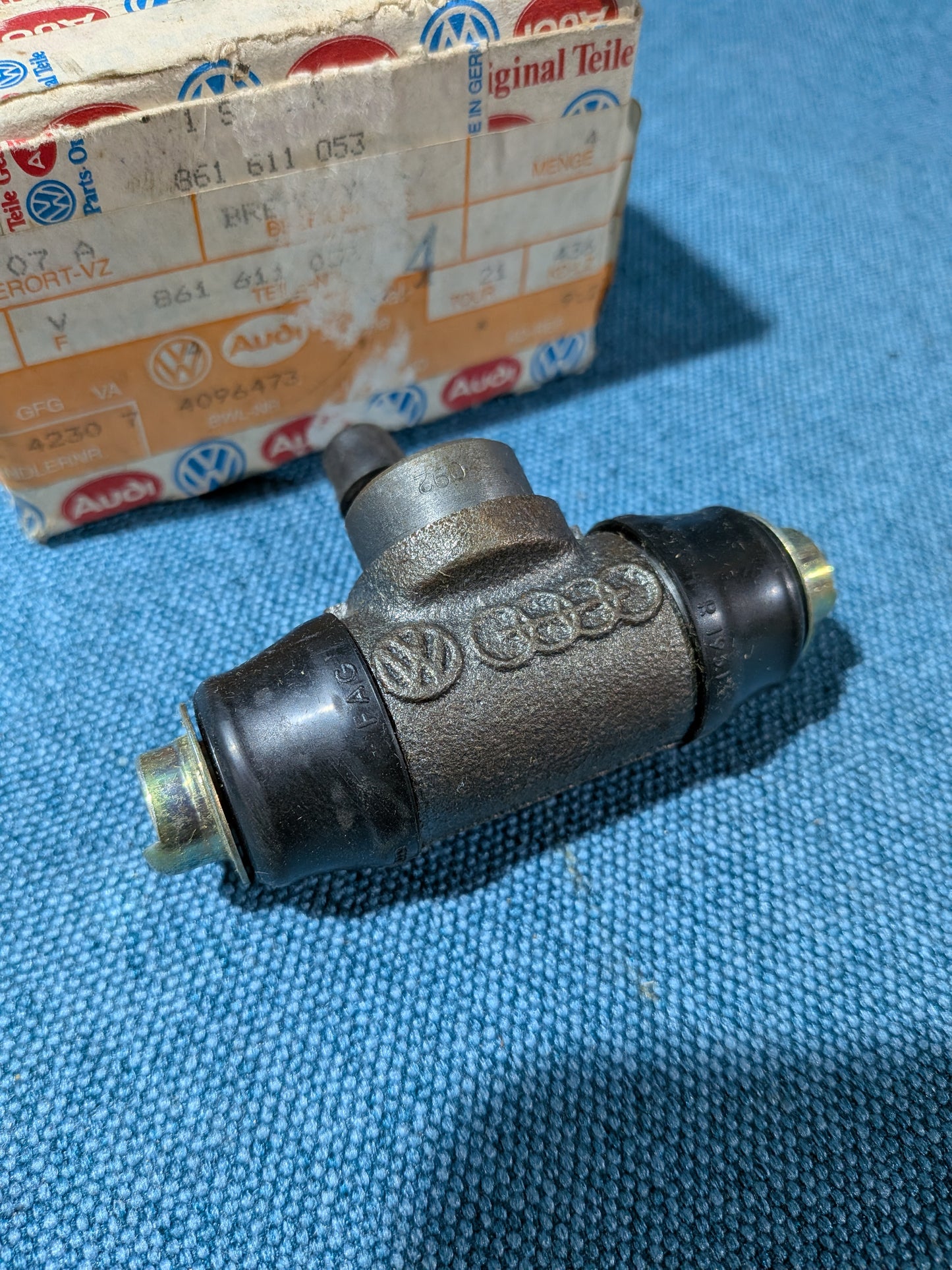 Radbremszylinder Golf/Jetta/2/3/Vento/Passat/B3/B4/Polo/86C/6N/Caddy14D/Audi 80/90/B3/B4 861611053 NOS A16