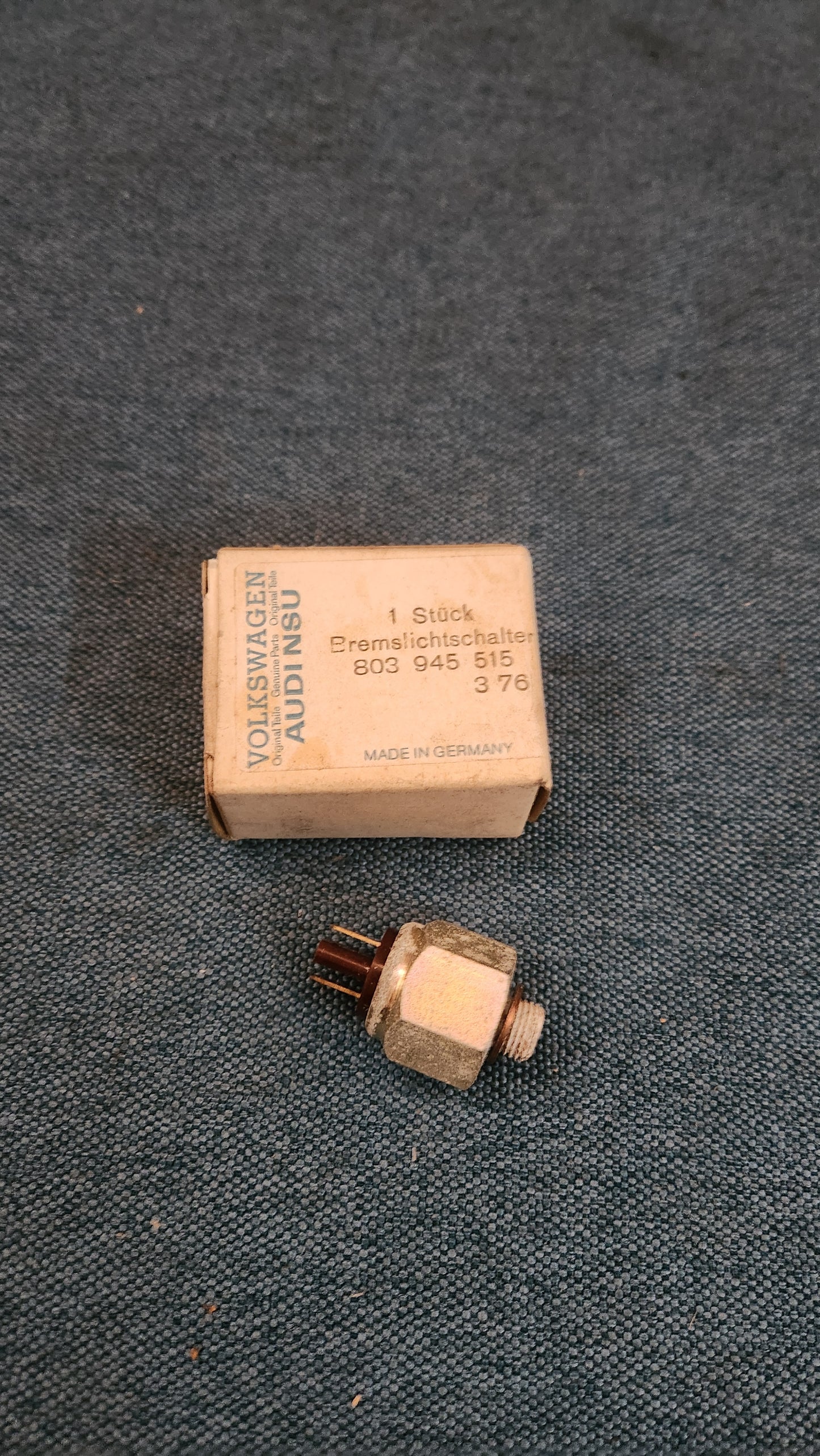 Audi 80 B1 Passat B1 Audi 100 C1  Bremslichtschalter 803945515 Nos E4