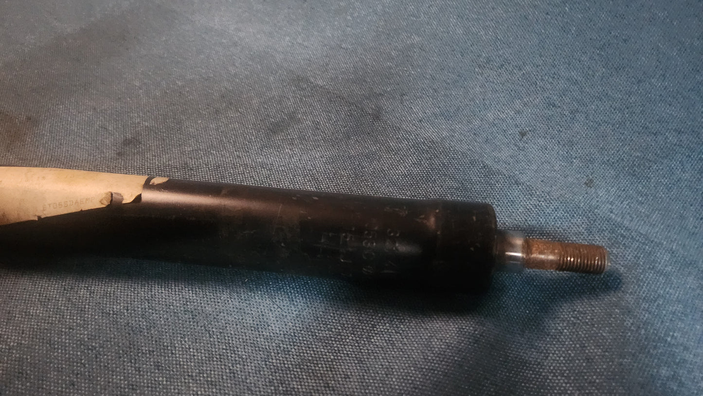 Passat B1 B2 32b Stoßdämpfer vorne 321413503 Nos A3